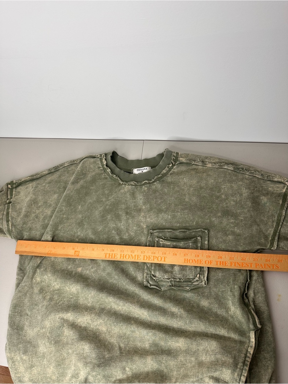 Zenana Mineral Wash Sweatshirt M Olive Green Distressed Raw Seam Pocket - Picture 5 of 9